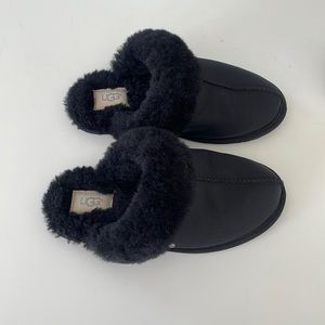 Uggs black slippers